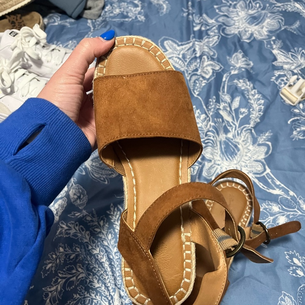 Sandals - Picture 4 of 4